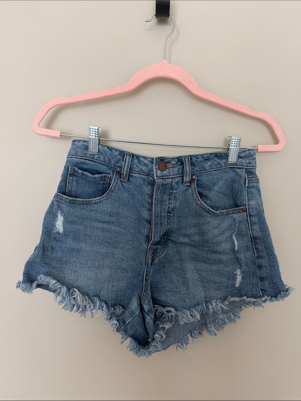 NWOT Francesca’s High-Rise Frayed Hem Denim Shorts - Blue